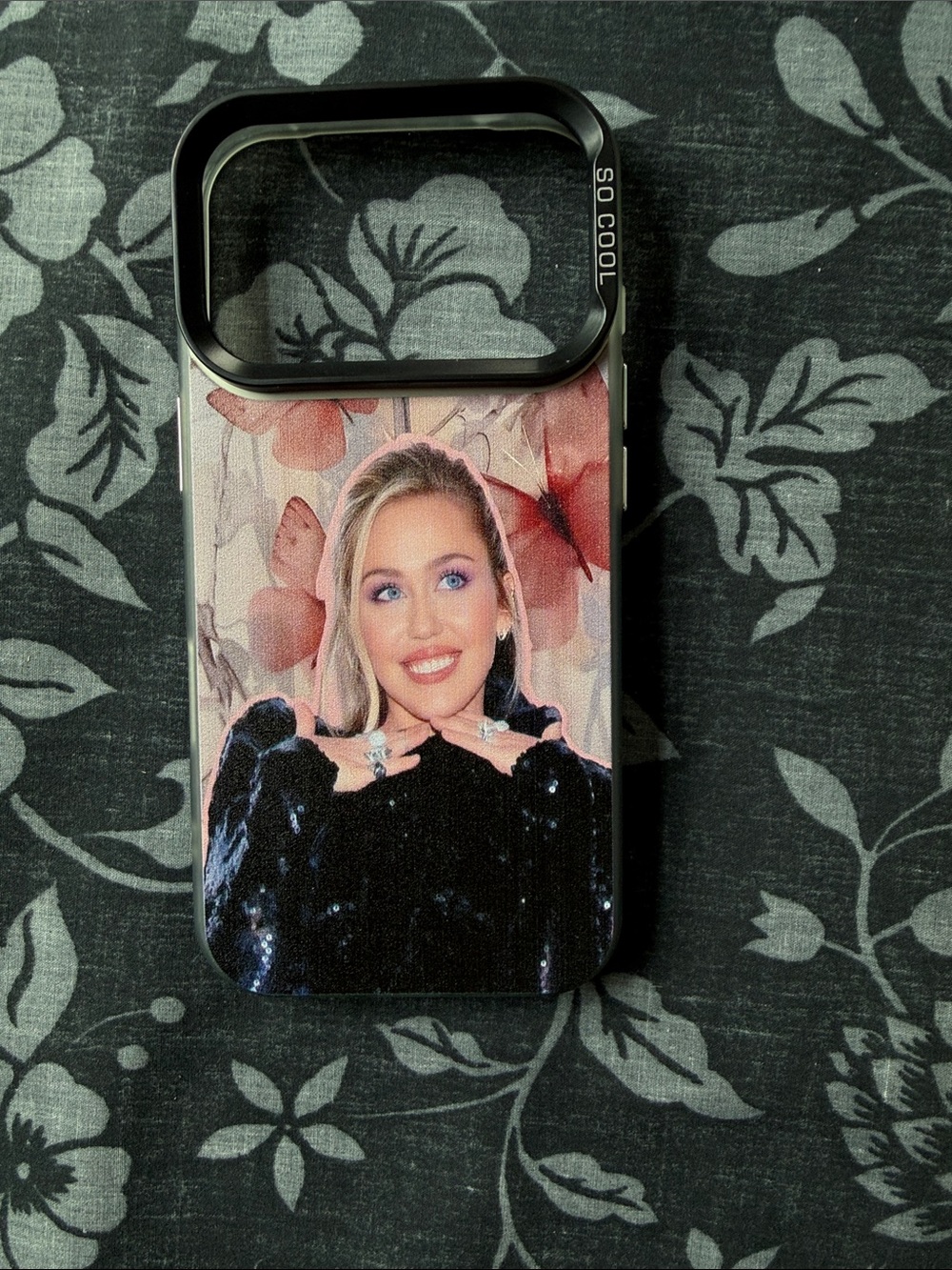 Miley Cyrus IPhone 17 Pro case